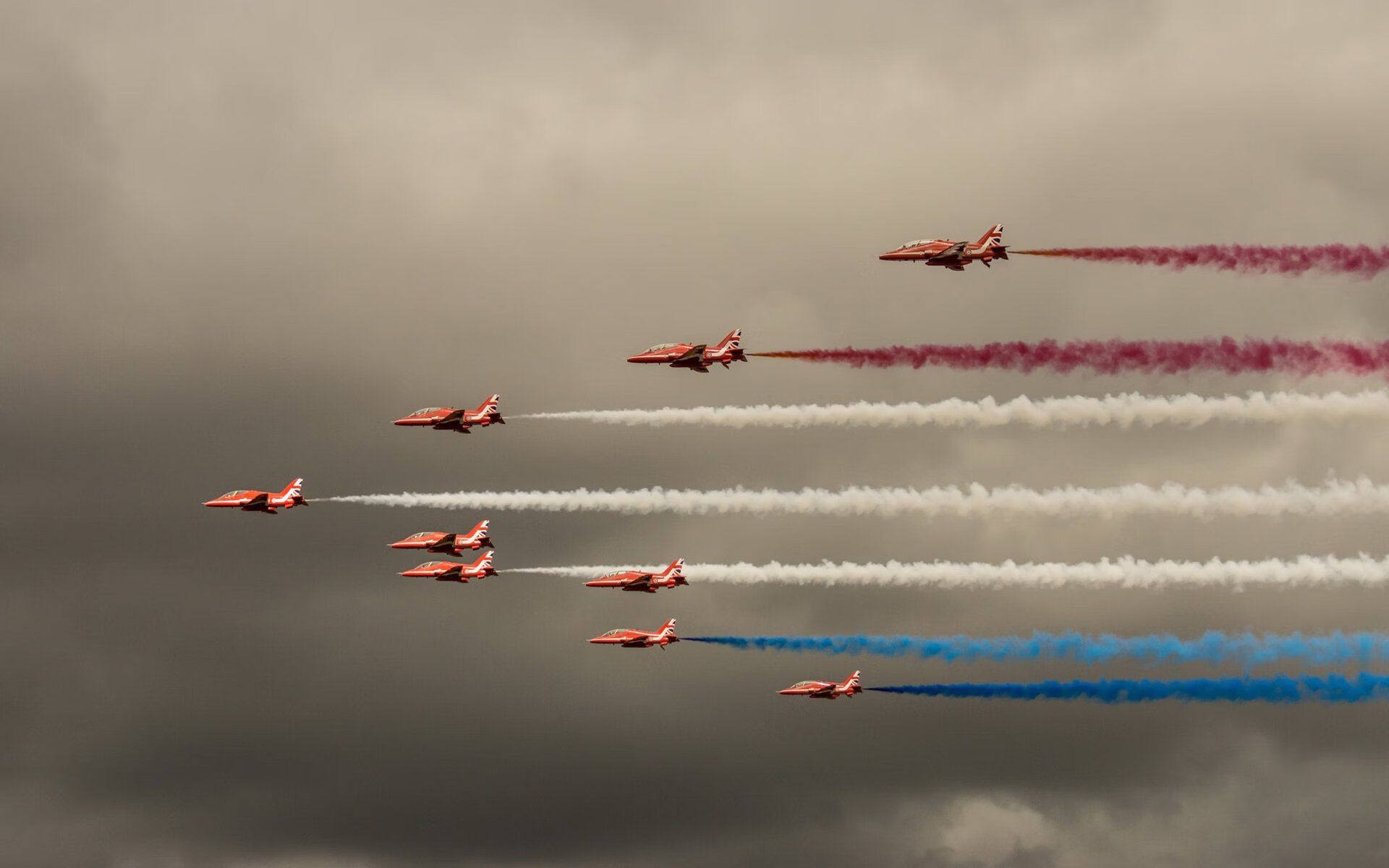 开云电竞入口-2018年东部决赛：凯尔特人在与骑士的系列赛中，塔图姆多次关键得分帮助球队艰难赢得几场比赛，展现了年轻一代的崛起。